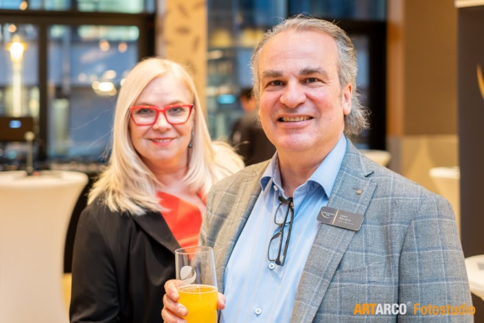 Gäste im Austausch beim Business Metropol Forum 2025