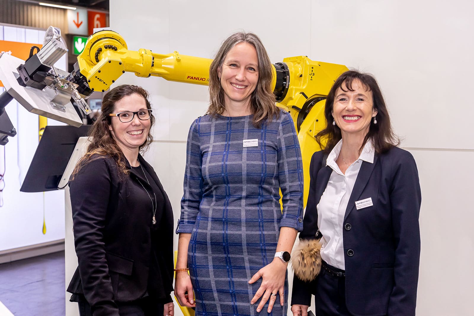 Messefoto mit Industrieroboter in Nürnberg